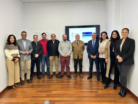 Alcalde junto a equipo de gobierno