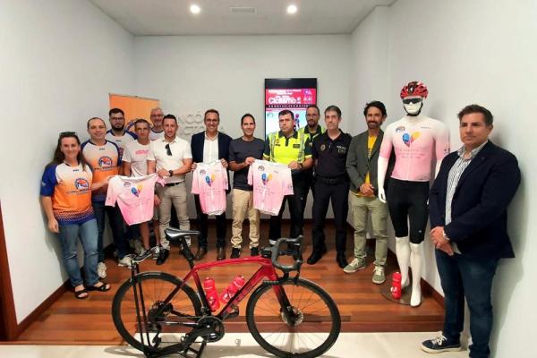 Concejal, club deportivo ciclista Calabahía, policia local, guardia civil, colaboradores, etc