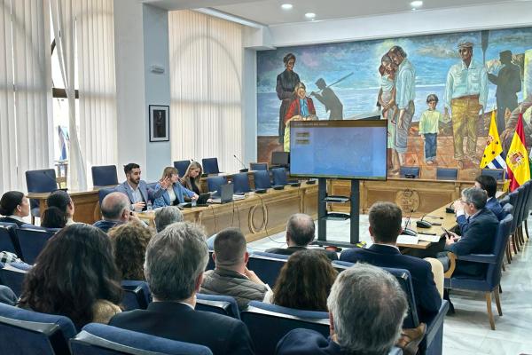 El Ayuntamiento de Rincón de la Victoria presenta las líneas maestras del nuevo PGOM que apuesta por una ciudad más compacta, sostenible e inclusiva